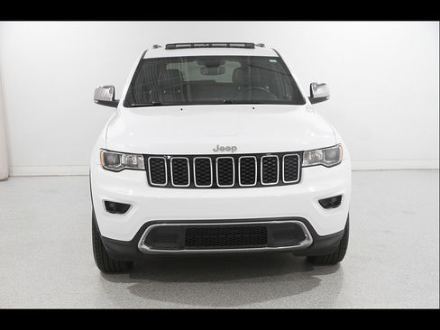 Used 2021 Jeep Grand Cherokee Limited AWD/4WD image 2