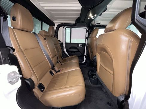 Used 2022 Jeep Gladiator Overland w/ Popular Equipment Package image 10