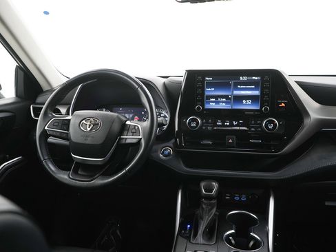 Used 2022 Toyota Highlander XLE image 15