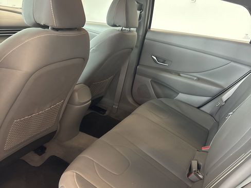 Used 2022 Hyundai Elantra SEL w/ Convenience Package image 6