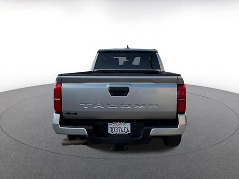 Used 2025 Toyota Tacoma SR AWD/4WD image 12