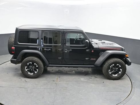 Used 2024 Jeep Wrangler Unlimited Rubicon w/ Convenience Group AWD/4WD image 32
