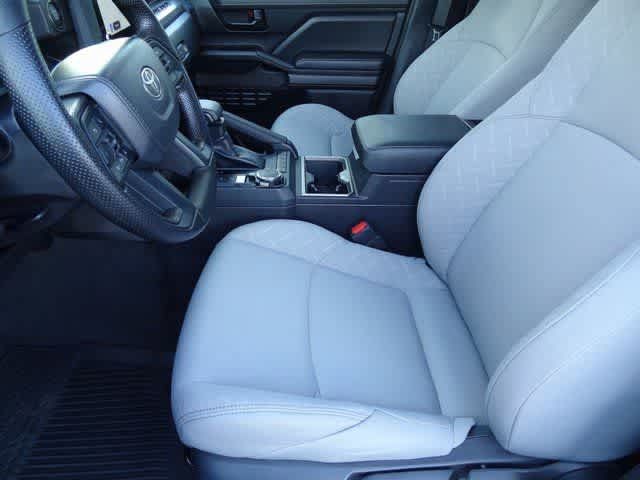 Used 2025 Toyota Tacoma SR5 AWD/4WD image 6