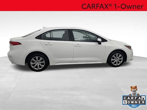Used 2025 Toyota Corolla LE image 2