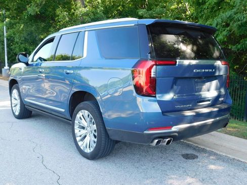 Used 2025 GMC Yukon Denali w/ Sun & Power Step Package AWD/4WD image 3