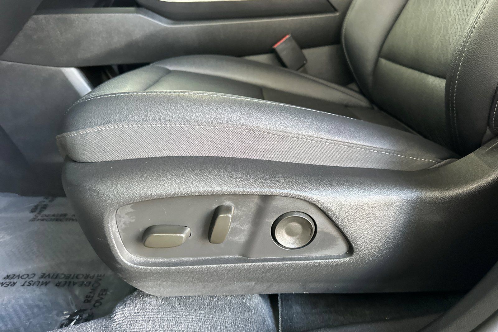 Certified 2026 Chevrolet Equinox LT w/ Convenience Package II FWD image 13