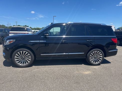 Used 2020 Lincoln Navigator Reserve w/ Luxury Package AWD/4WD image 2