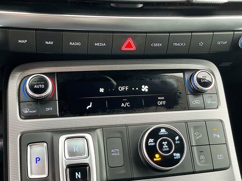 Used 2025 Hyundai Palisade Calligraphy AWD/4WD image 16