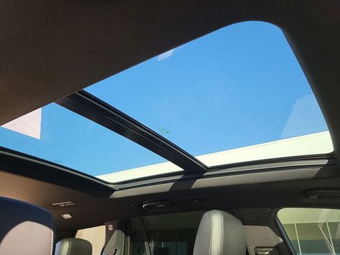 Used 2023 Cadillac XT6 Premium Luxury w/ Technology Package image 19