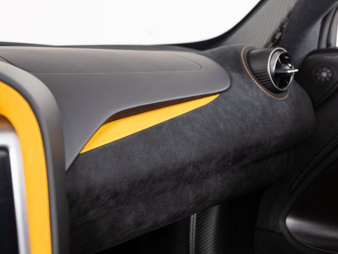 Used 2024 McLaren 750S Spider image 23