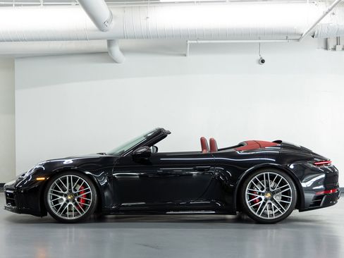 Used 2023 Porsche 911 Carrera S RWD image 2