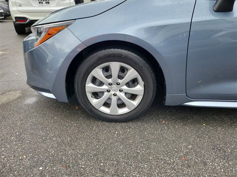 Used 2022 Toyota Corolla LE image 5