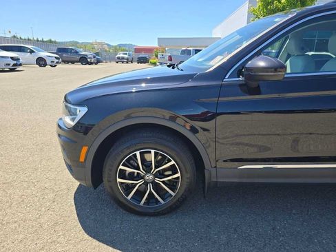 Used 2021 Volkswagen Tiguan SE AWD/4WD image 18
