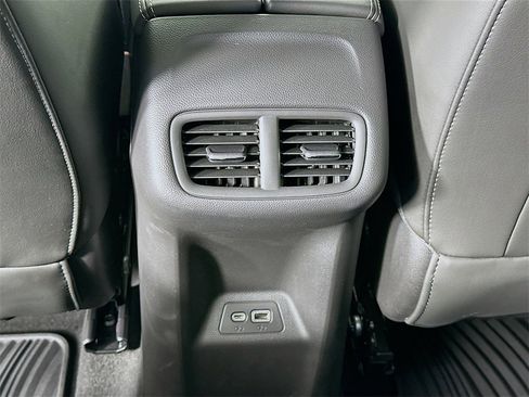 Used 2022 Buick Envision Essence w/ Safety Package image 14