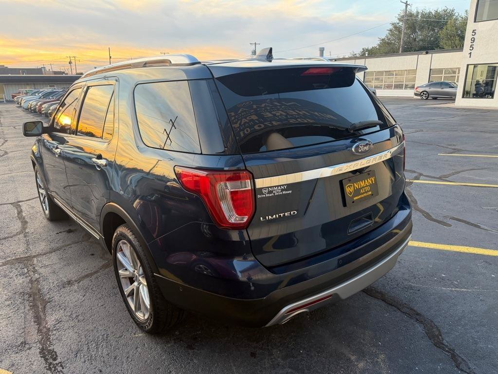 Used 2017 Ford Explorer Limited w/ Equipment Group 301A FWD image 4