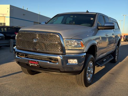 Used 2015 RAM 2500 Laramie image 2