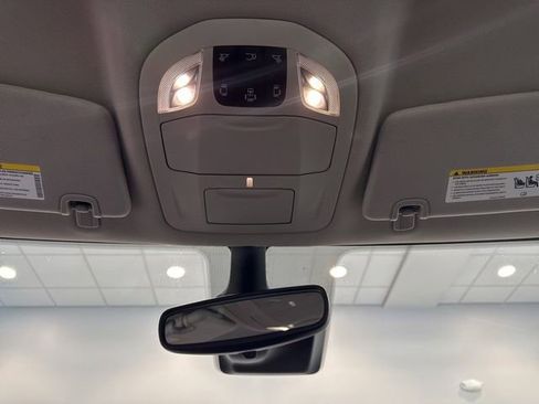 Used 2024 Chrysler Pacifica Touring-L image 33