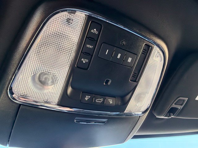Certified 2021 Jeep Grand Cherokee Laredo X AWD/4WD image 33