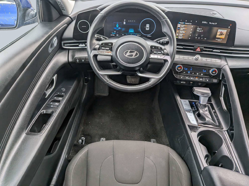Certified 2025 Hyundai Elantra SEL FWD image 23