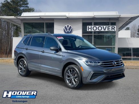 Certified 2022 Volkswagen Tiguan SE image 1