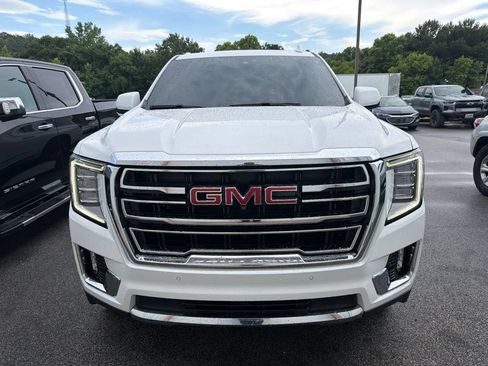 Used 2022 GMC Yukon XL SLT w/ SLT Premium Package AWD/4WD image 9
