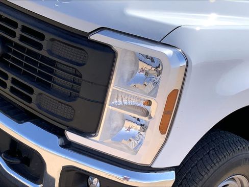 New 2026 Ford F250 XL w/ FX4 Off-Road Package AWD/4WD image 13