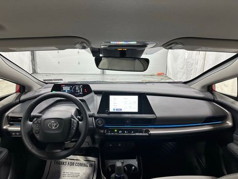 Used 2025 Toyota Prius XLE image 42