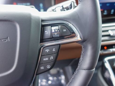 Used 2022 Lincoln Navigator Reserve AWD/4WD image 14