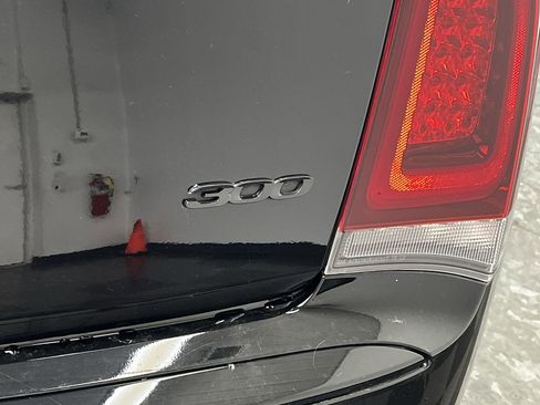 Used 2022 Chrysler 300 Touring w/ Sport Appearance Package image 26