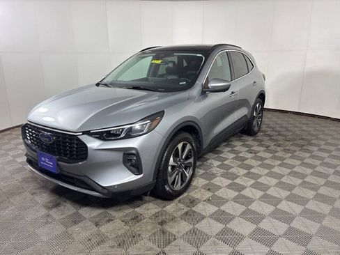 Certified 2024 Ford Escape Platinum image 3