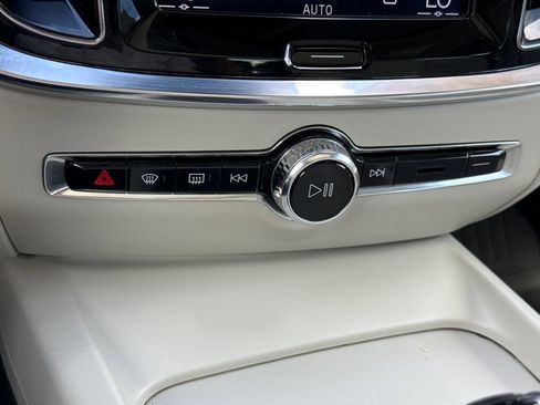 Used 2019 Volvo S60 T5 Momentum w/ Premium Package FWD image 22