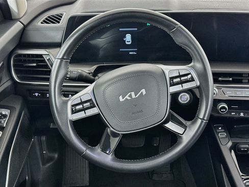 Used 2025 Kia Telluride S FWD image 18