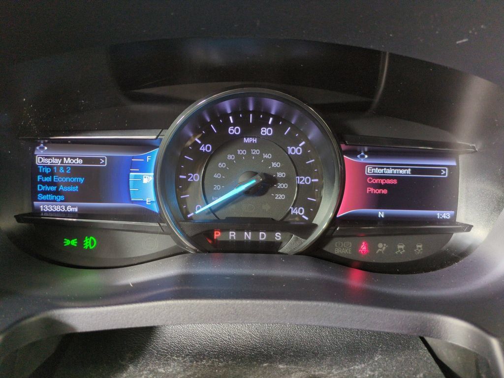 Used 2017 Ford Explorer XLT w/ Equipment Group 201A FWD image 17