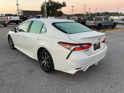 Used 2024 Toyota Camry SE image 5