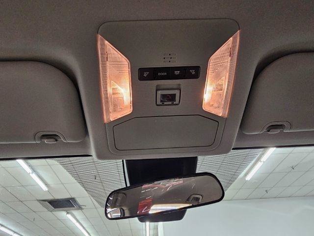 Used 2021 Toyota RAV4 LE AWD/4WD image 24