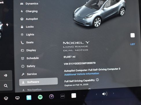Used 2021 Tesla Model Y Long Range image 35