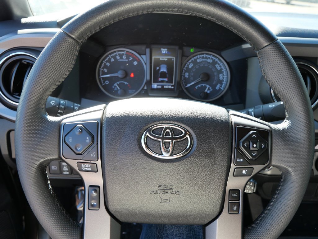 Certified 2021 Toyota Tacoma TRD Off-Road AWD/4WD image 19