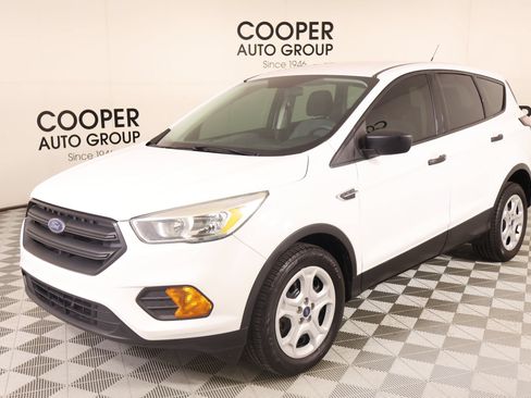 Used 2017 Ford Escape S FWD image 9
