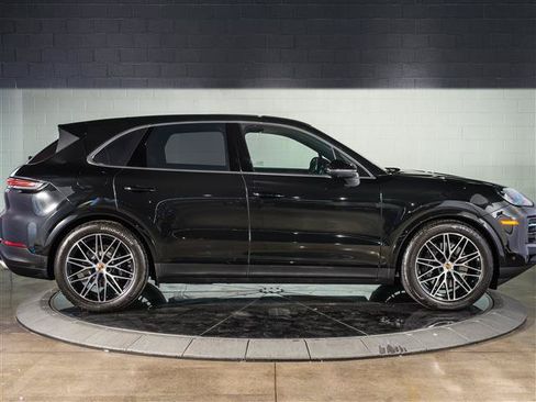 Certified 2026 Porsche Cayenne AWD/4WD image 8