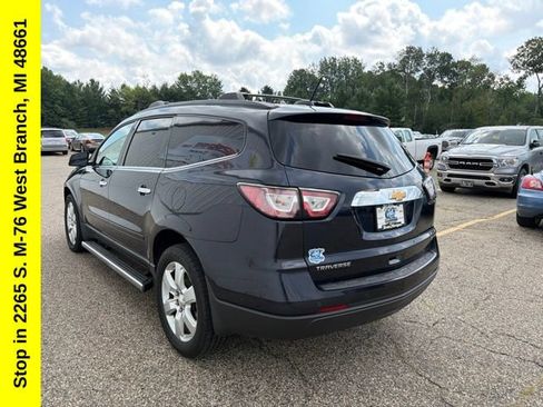 Used 2017 Chevrolet Traverse LT w/ Style and Technology Package FWD image 10