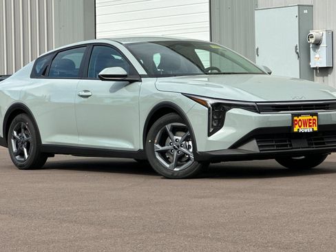 New 2026 Kia K4 FWD image 2