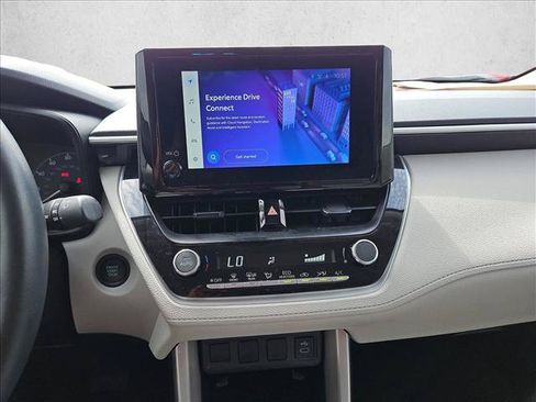 Certified 2025 Toyota Corolla Cross LE FWD image 14