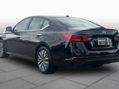 Used 2024 Nissan Altima 2.5 SV FWD image 12