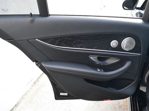 Used 2018 Mercedes-Benz E 300 E 300 image 21