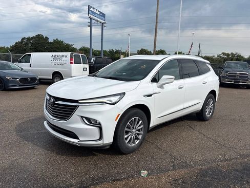 Used 2023 Buick Enclave Essence w/ Trailering Package, 5000 lbs. FWD image 3