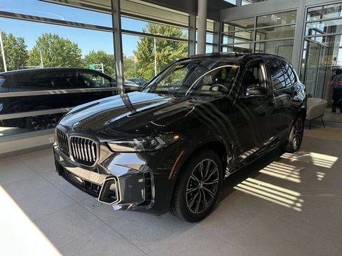 New 2026 BMW X5 xDrive50e w/ M Sport Package image 3
