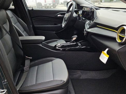 New 2026 Chevrolet Trax LT w/ Driver Confidence Package image 24