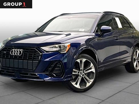 Used 2021 Audi Q3 2.0T Premium w/ Convenience Package AWD/4WD image 1