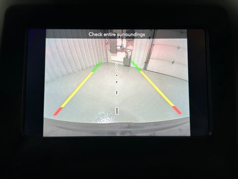 Used 2019 Jeep Cherokee Latitude Plus AWD/4WD image 10