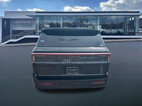 New 2026 Lincoln Navigator Reserve w/ Jet Appearance Package AWD/4WD image 7